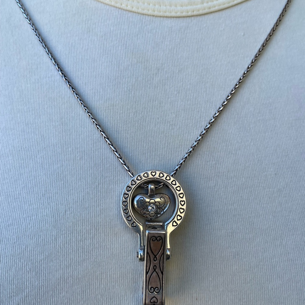 Brighton Badge Clip
